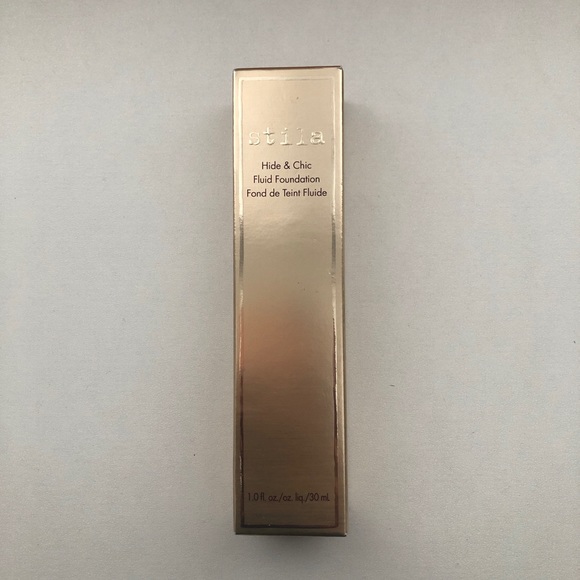 New Stila Hide & Chic Liquid Foundation - Picture 2 of 5
